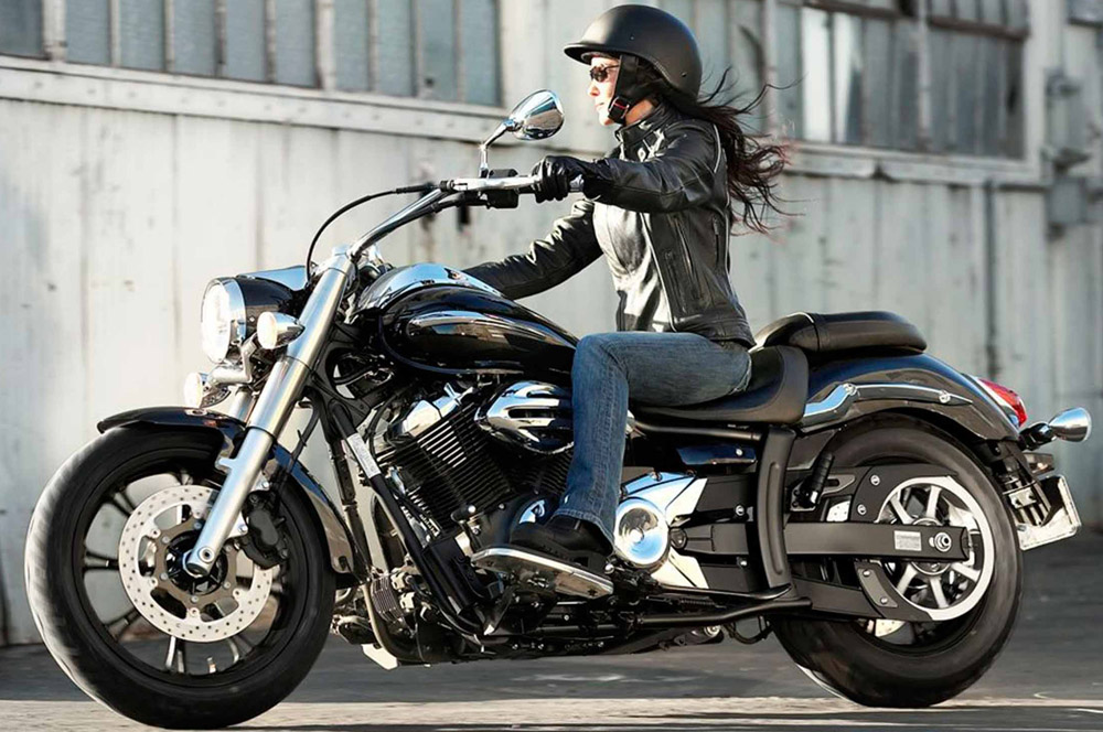 Frotar cámara Buena suerte Look femenino sobre la moto – Gente de Moto