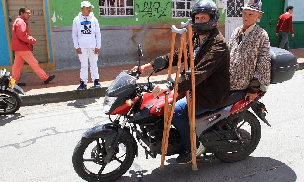 El motociclista que abrió una fundación y ayuda a los abuelos – Gente de Moto