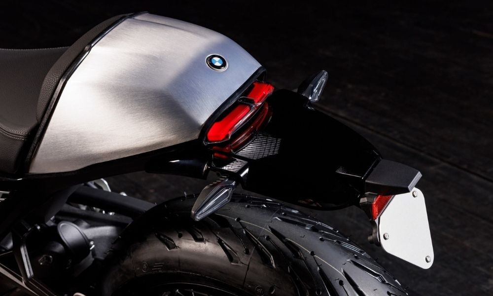 New bmw r 12 ninety: 100 years of charm and tradition