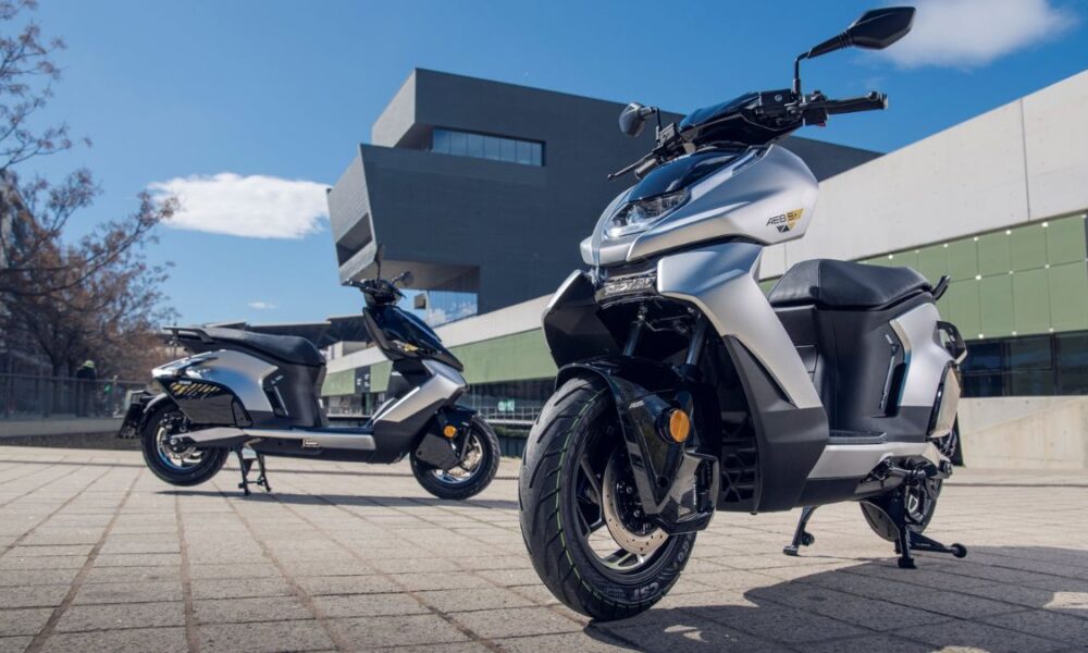CFMOTO presenta dos nuevos scooters eléctricos: AE6+ y AE8 S+ – Gente de  Moto